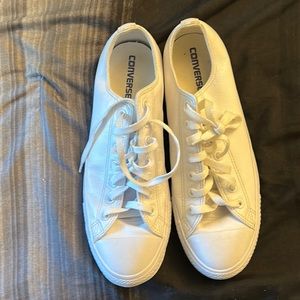 Men’s white leather converse. Size 10